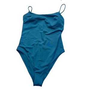 NWOT Size M H&M Swimsuit. Simple yet trendy green spaghetti strap high leg holes